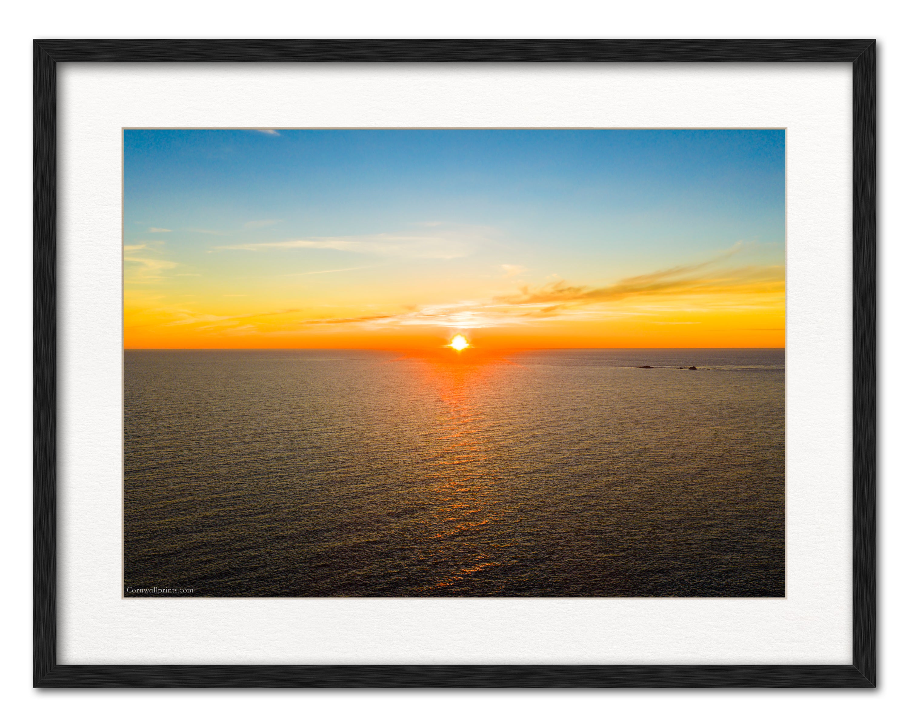 Porthcothan Bay — Sunset with The Quies