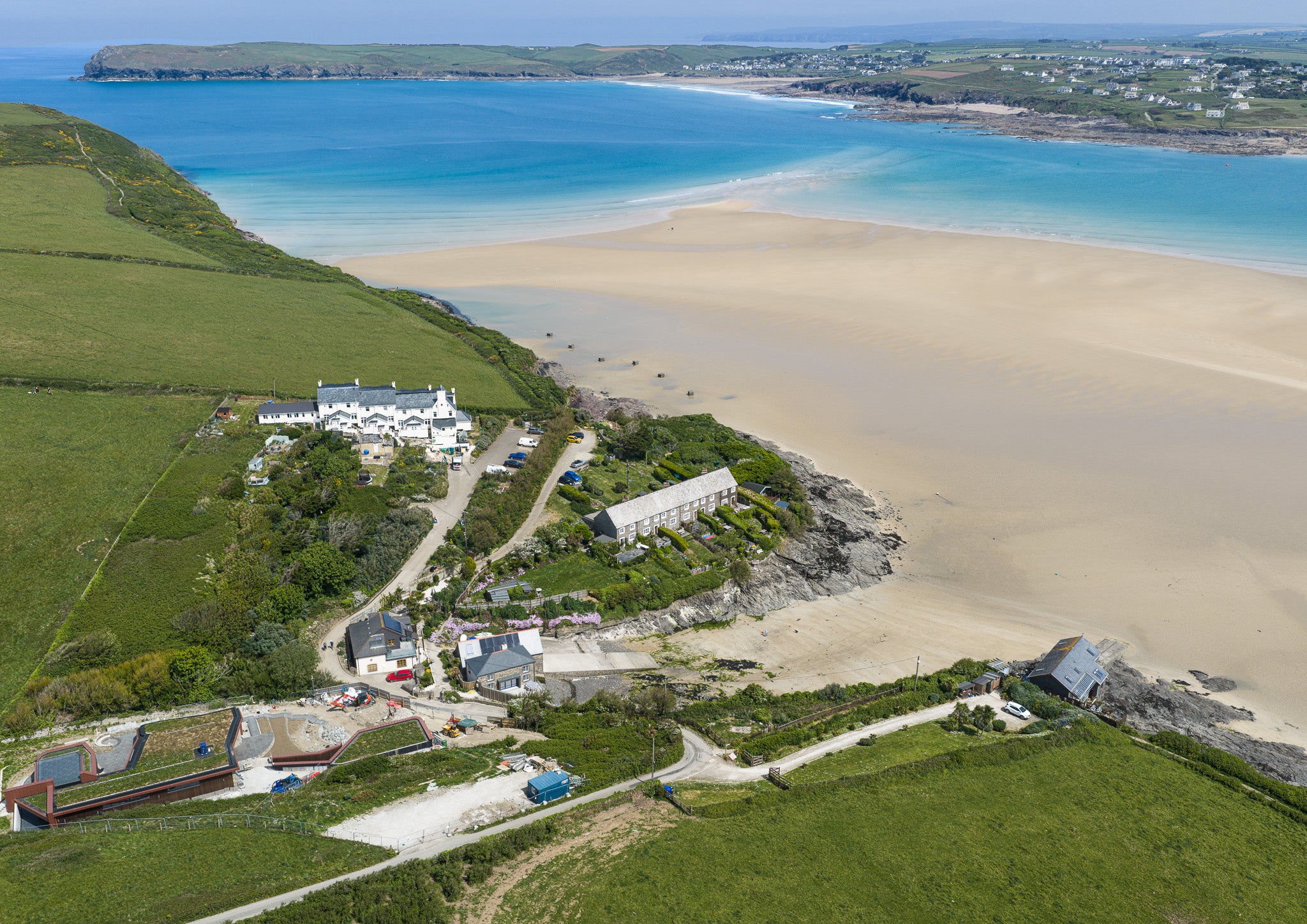 Hawker’s Cove — Low Tide Colour Across the Estuary