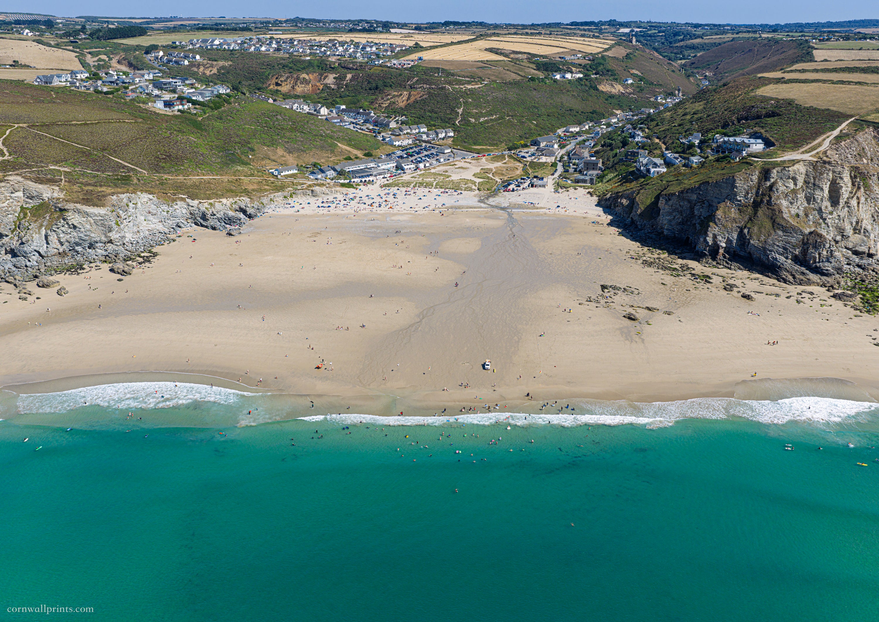 Porthtowan — Low Tide Summer Surf